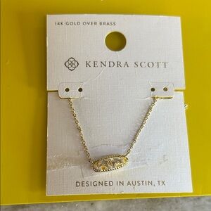 Kendra Scott Gold Pendant Necklace Ridge Frame Elisa Necklace Gold Floral  NEW